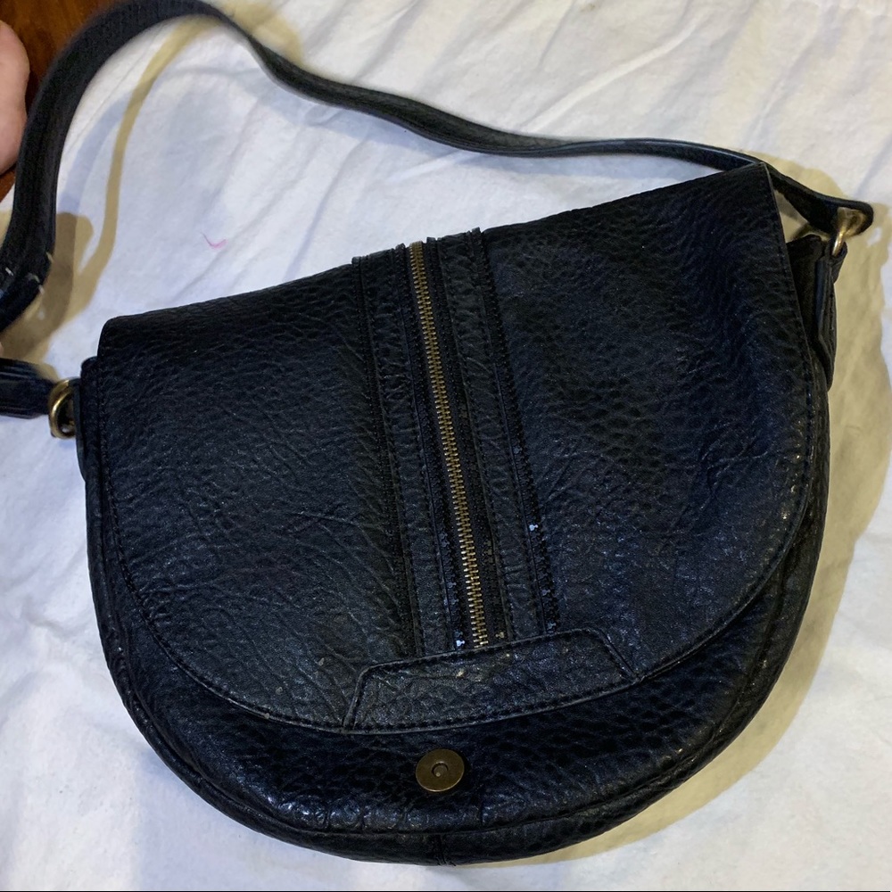 Black leather crossbody 💙